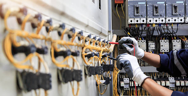 Professional Electrician technician working in Albion, IN